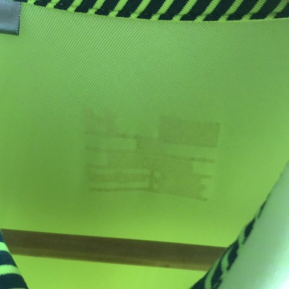 Under Armour Men’s High Visibility Shirt Polo Golf Active Outdoor Wear - Picture 6 of 6